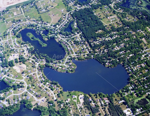 Woodruff Lake & Charlick Lake in Oakland County, Michigan